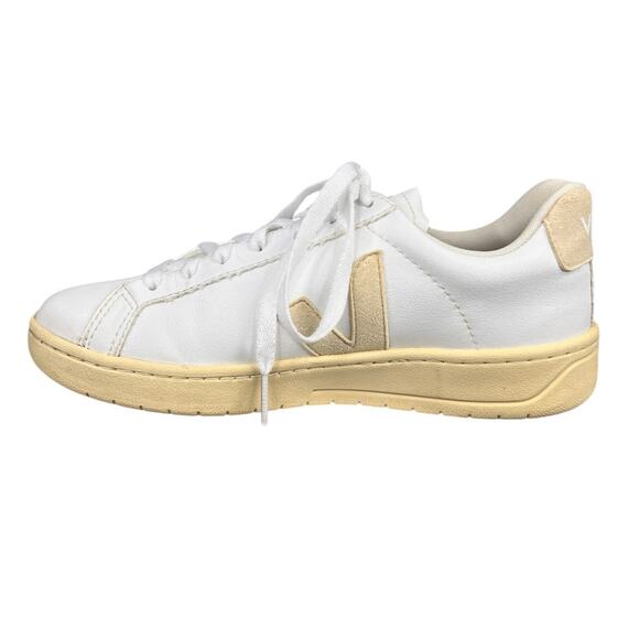 Veja Women’s Urca White Lace Up Sneakers Size US 7 - Picture 2 of 11